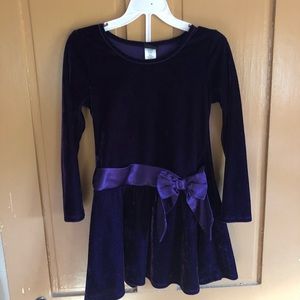 Little girl purple velvet holiday dress.